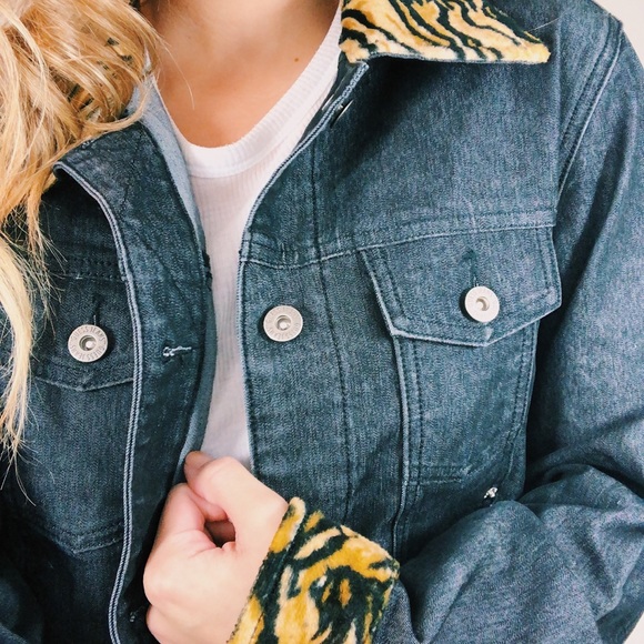 Vintage Guess Jacket!! - Picture 2 of 6